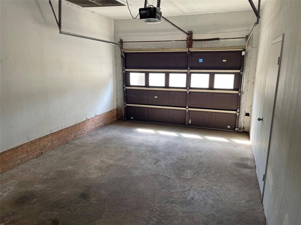 1105 S Palestine Street, Athens, TX 75751 1105 S Palestine Street, Athens, TX 75751