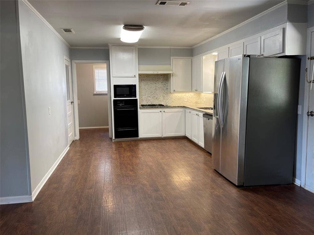 1105 S Palestine Street, Athens, TX 75751 1105 S Palestine Street, Athens, TX 75751