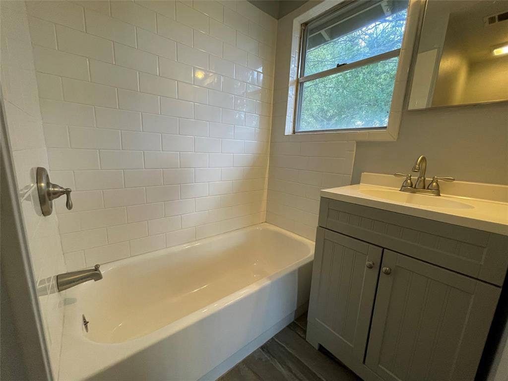 1105 S Palestine Street, Athens, TX 75751 1105 S Palestine Street, Athens, TX 75751