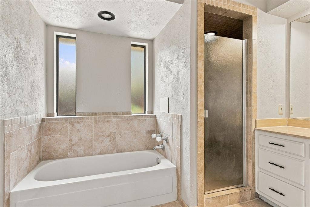 3205 Wrangler Road, Plano, TX 75074 3205 Wrangler Road, Plano, TX 75074