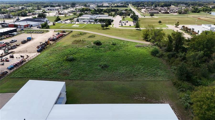 Property photo for 101 Lea Dr, Gun Barrel City, TX