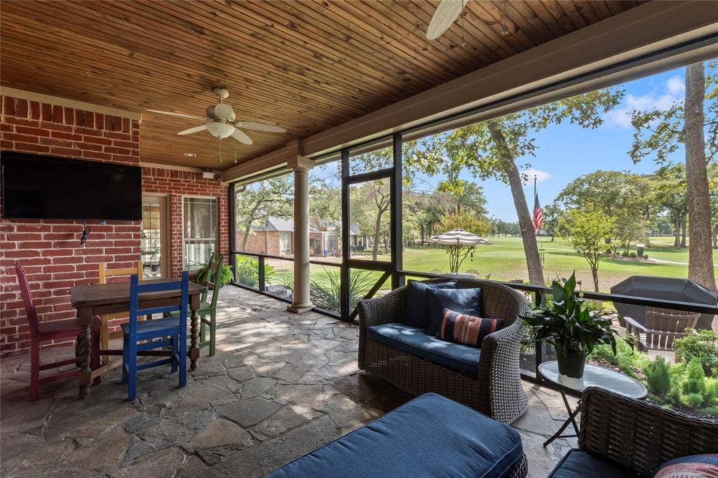 screened in porch