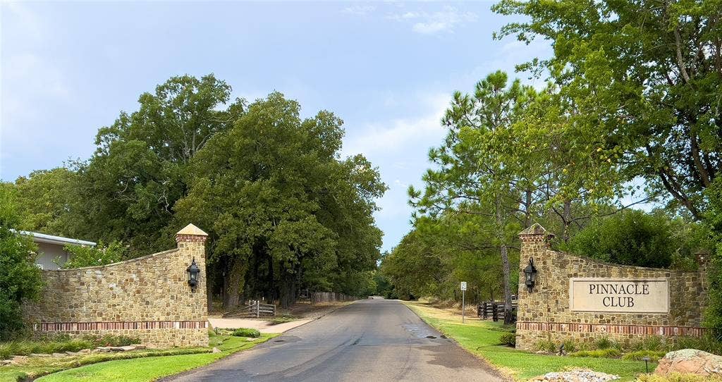 149 Saint Andrews Drive E, Mabank, TX 75156