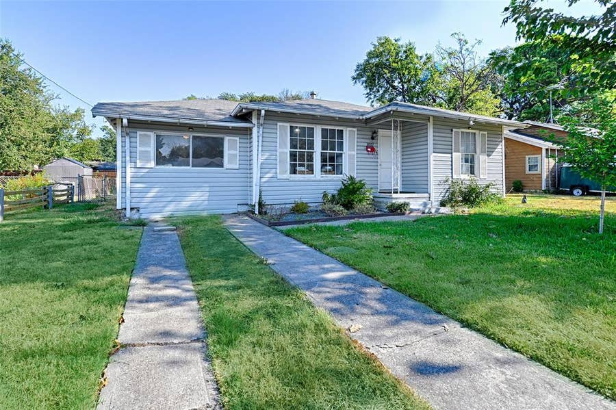 Property photo for 1007 E Russell Avenue, Carrollton, TX