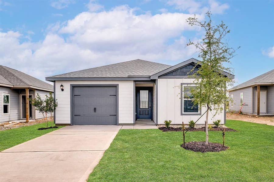 Property photo for 8309 White Wolf Trail, Ponder, TX