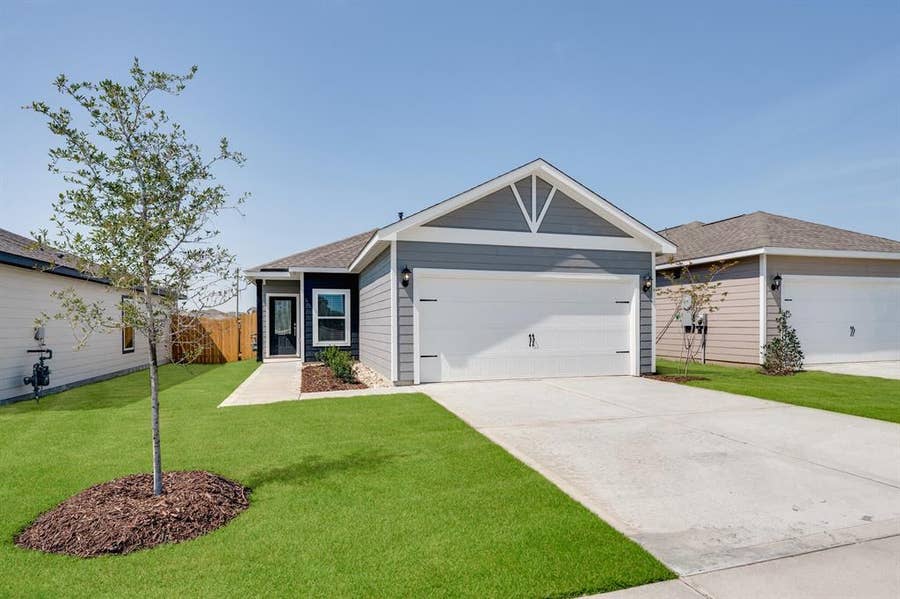Property photo for 8313 White Wolf Trail, Ponder, TX