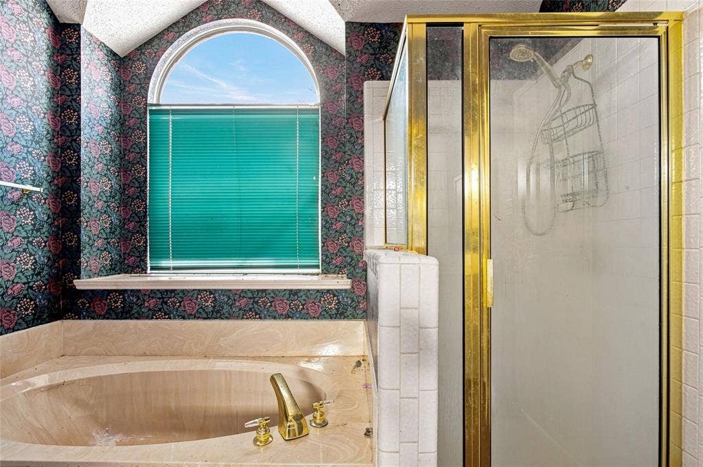 6501 White Oak Drive, Rowlett, TX 75089 6501 White Oak Drive, Rowlett, TX 75089