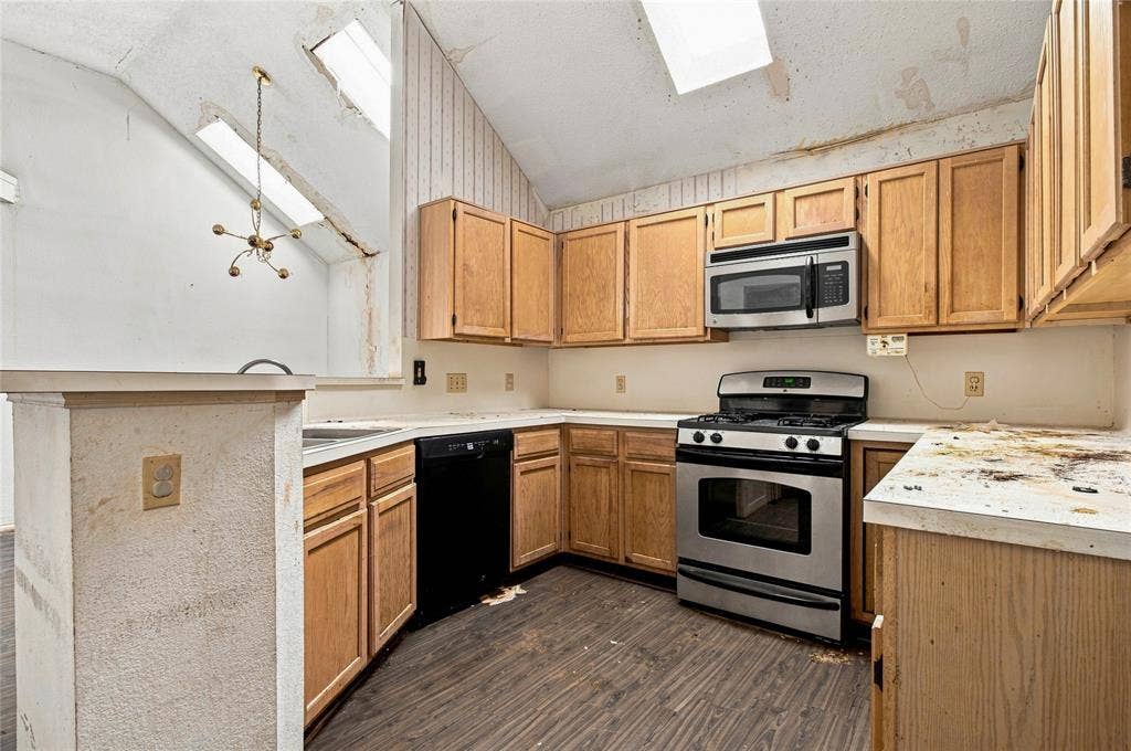 6501 White Oak Drive, Rowlett, TX 75089 6501 White Oak Drive, Rowlett, TX 75089