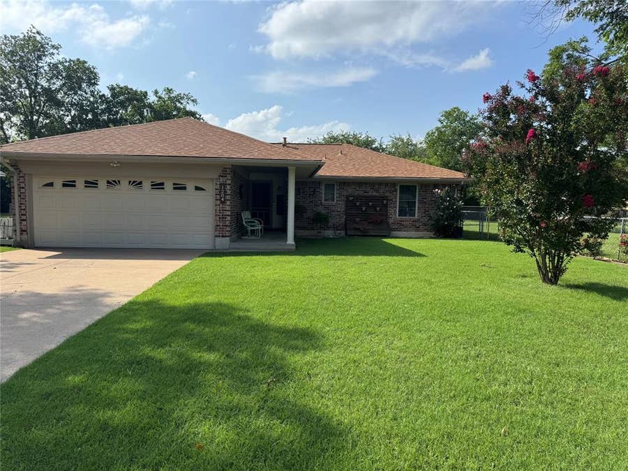 Property photo for 1204 Chester Street, Cleburne, TX