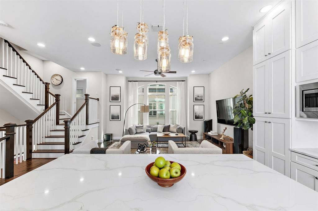 763 Spanish Oaks Place, Dallas, TX 75204 763 Spanish Oaks Place, Dallas, TX 75204