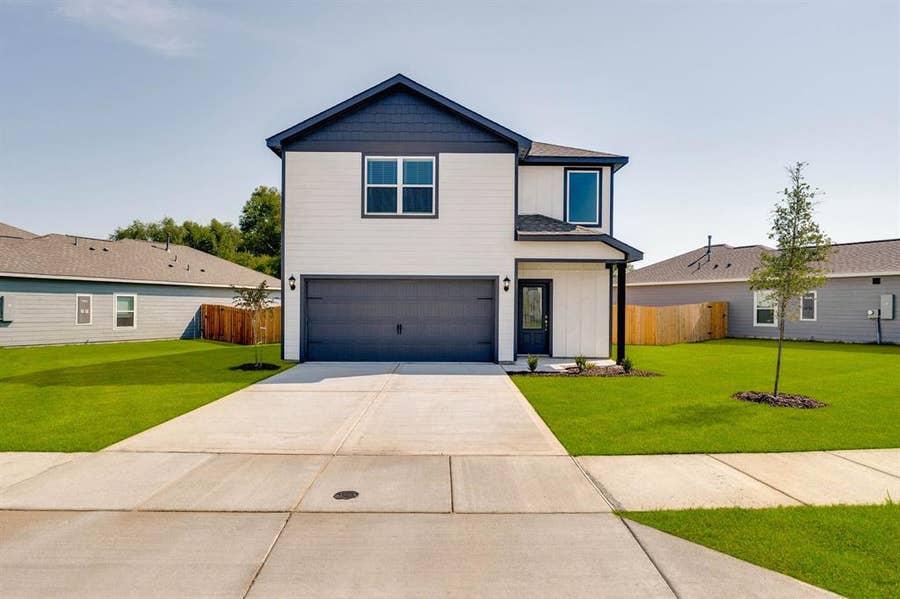 Property photo for 8433 Fort Benton Drive, Ponder, TX