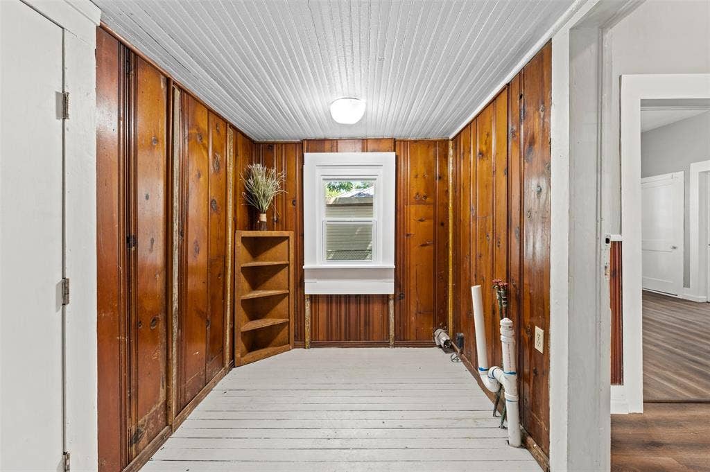 302 W Broadway Street, West, TX 76691 302 W Broadway Street, West, TX 76691