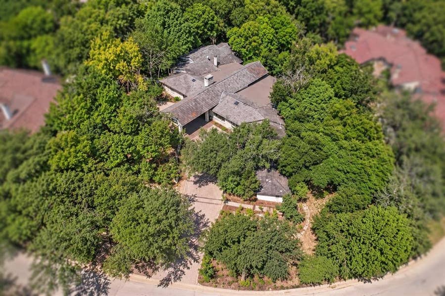Property photo for 301 Crestwood Drive, Fort Worth, TX