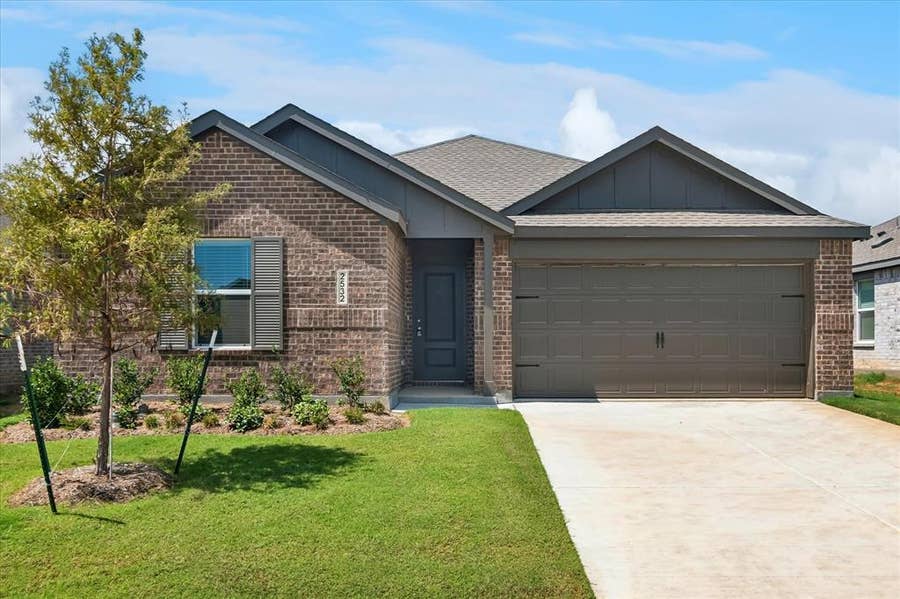 Property photo for 2532 FARRIER Lane, Aubrey, TX