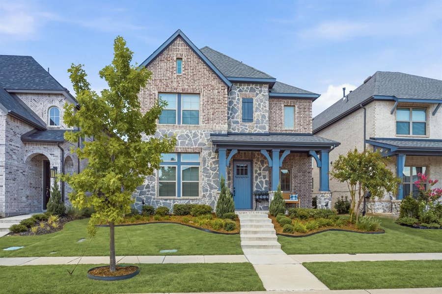Property photo for 2012 Cuellar Way, Van Alstyne, TX