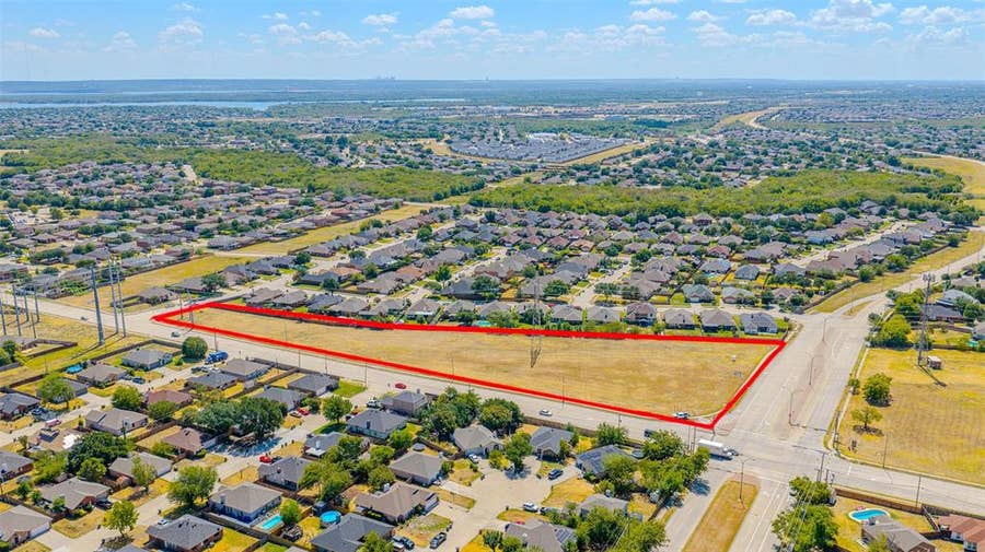 Property photo for 1300 Southeast Parkway, Arlington, TX
