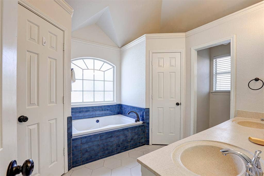 7104 Cook Circle, North Richland Hills, TX 76182