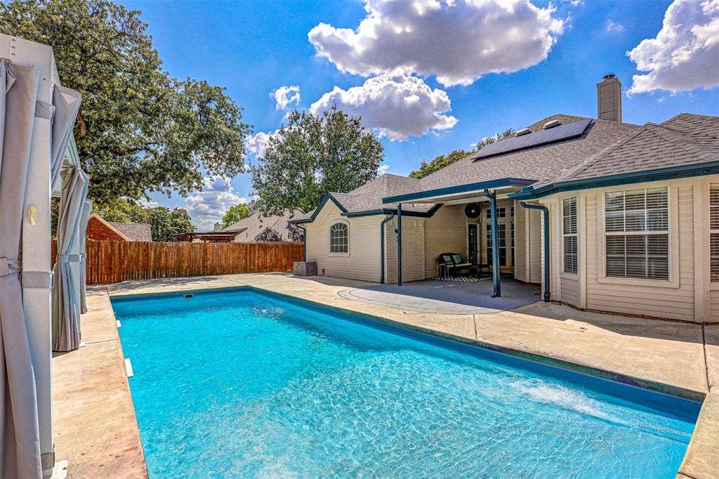 7104 Cook Circle, North Richland Hills, TX 76182