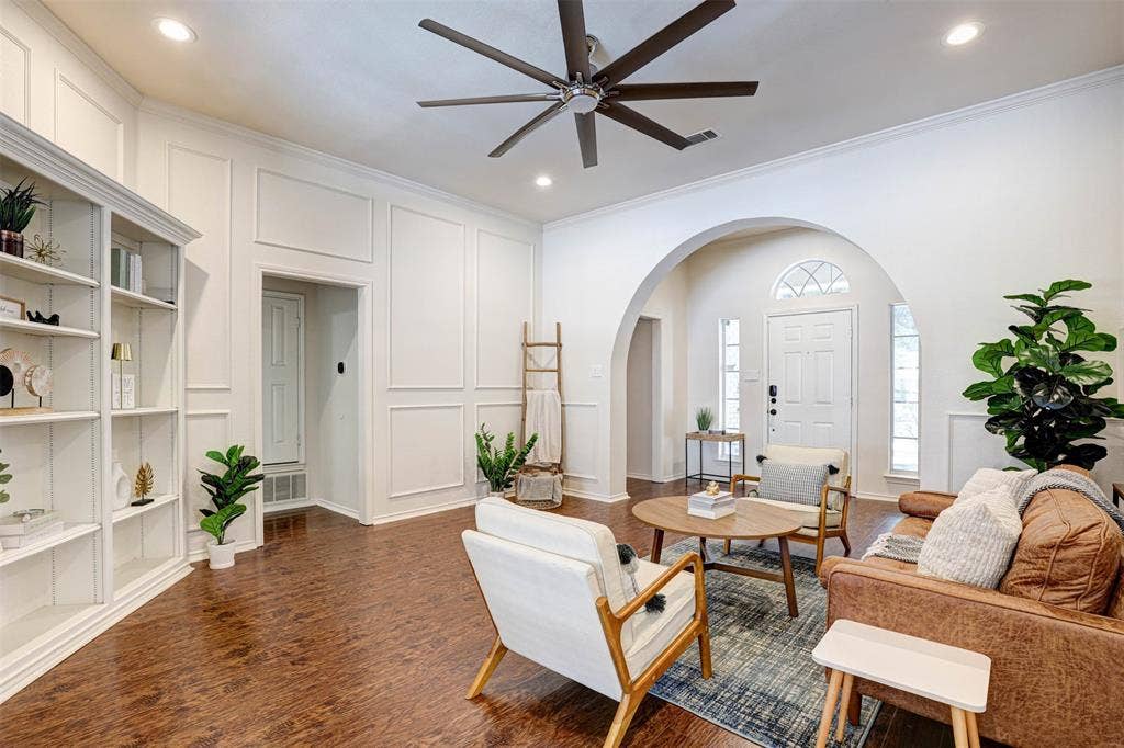 7104 Cook Circle, North Richland Hills, TX 76182
