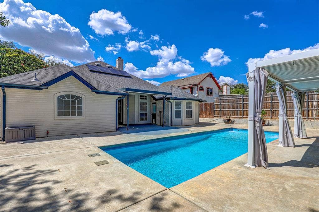 7104 Cook Circle, North Richland Hills, TX 76182