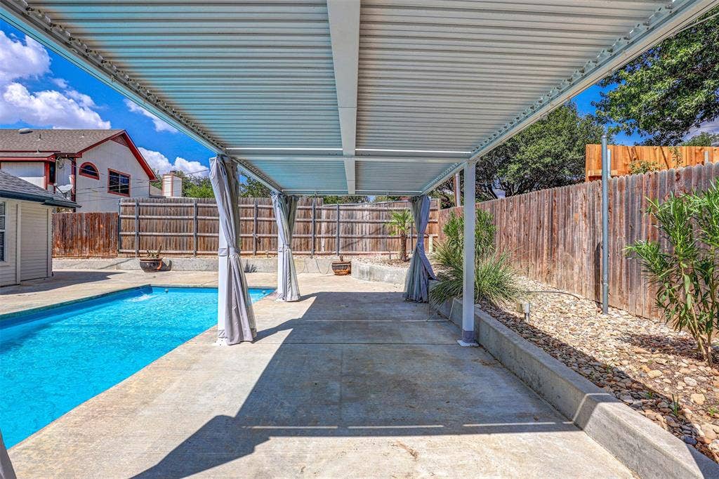 7104 Cook Circle, North Richland Hills, TX 76182