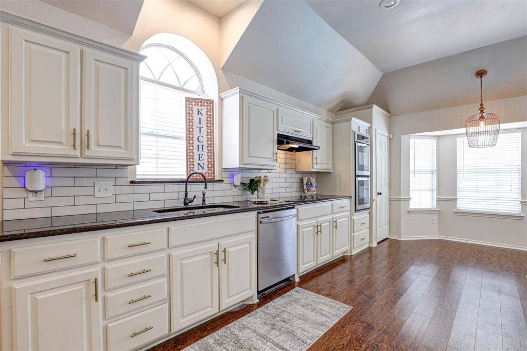 7104 Cook Circle, North Richland Hills, TX 76182