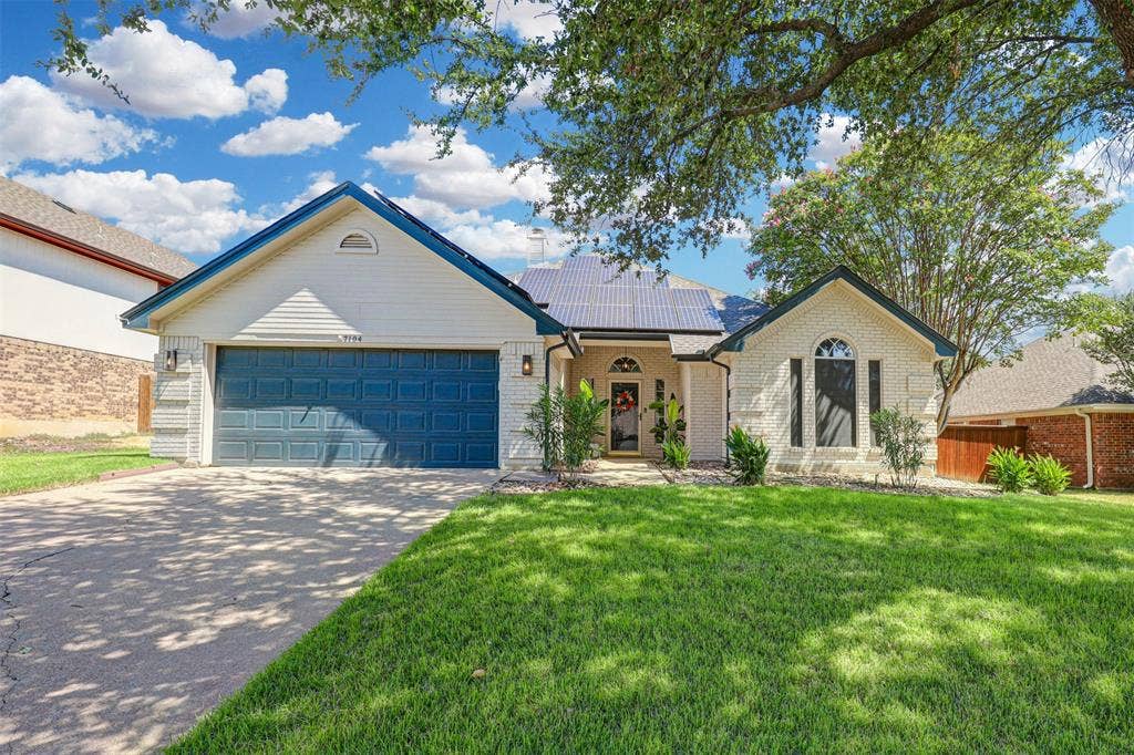 7104 Cook Circle, North Richland Hills, TX 76182