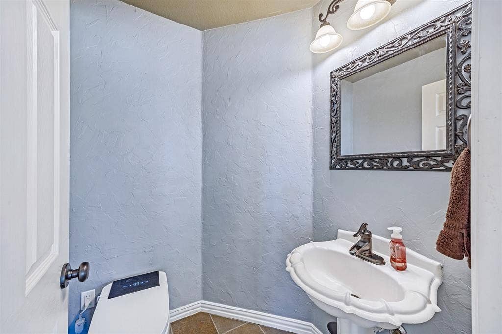 821 Shorewood Drive, Coppell, TX 75019 821 Shorewood Drive, Coppell, TX 75019