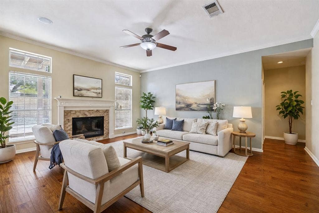 821 Shorewood Drive, Coppell, TX 75019 821 Shorewood Drive, Coppell, TX 75019