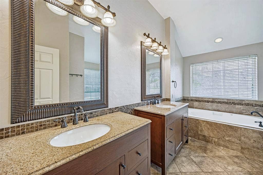 821 Shorewood Drive, Coppell, TX 75019 821 Shorewood Drive, Coppell, TX 75019