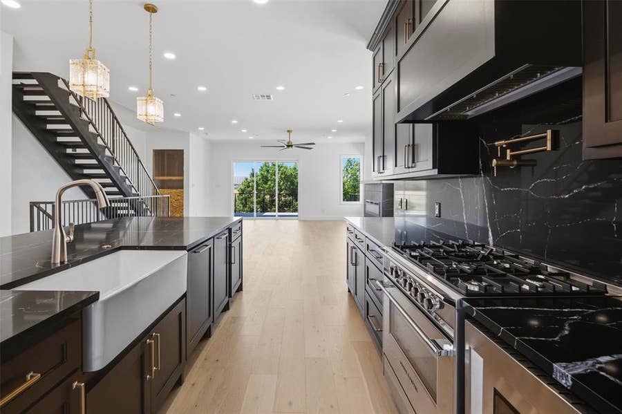 Property photo for 400 Vista Buena Trail, Fort Worth, TX