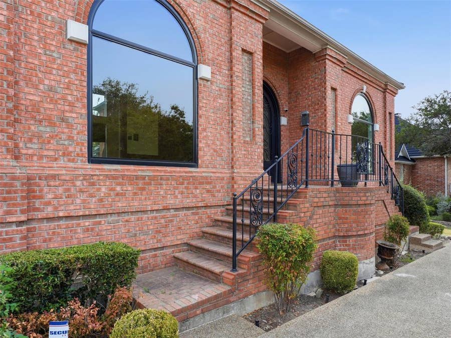 Property photo for 1700 Dowling Drive, Irving, TX