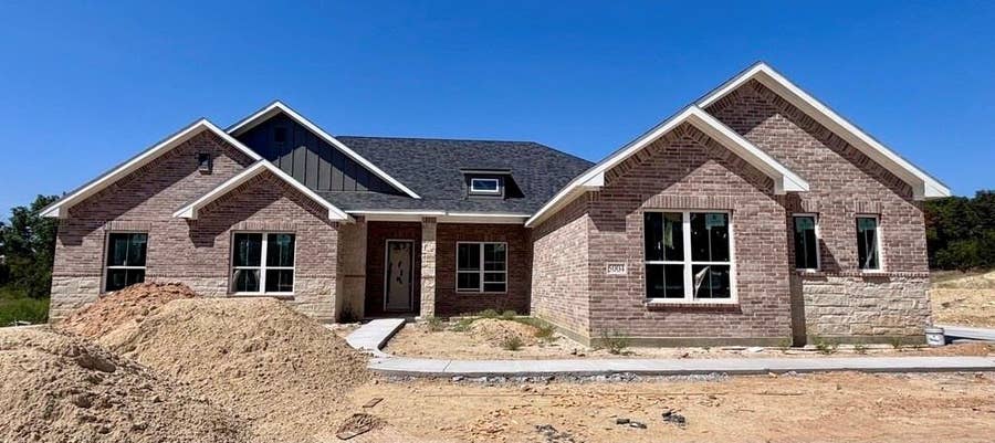 Property photo for 5004 Veal Station Road, Weatherford, TX