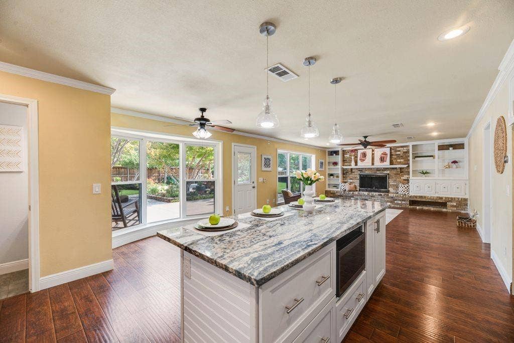2305 Mccoy Court, Carrollton, TX 75006 2305 Mccoy Court, Carrollton, TX 75006