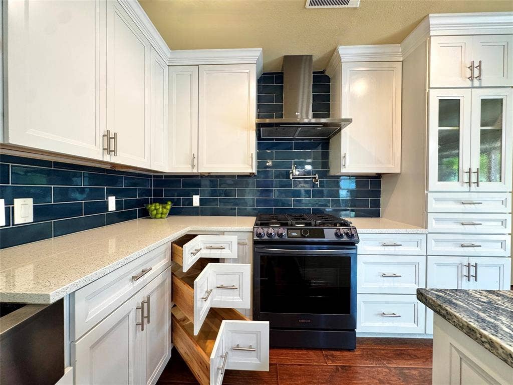 2305 Mccoy Court, Carrollton, TX 75006 Fabulous storage!