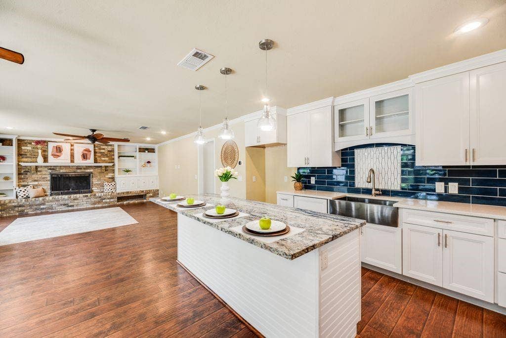 2305 Mccoy Court, Carrollton, TX 75006 2305 Mccoy Court, Carrollton, TX 75006
