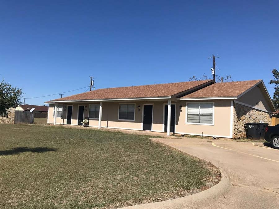 Property photo for 1410 Courtney Place, #A, Cleburne, TX