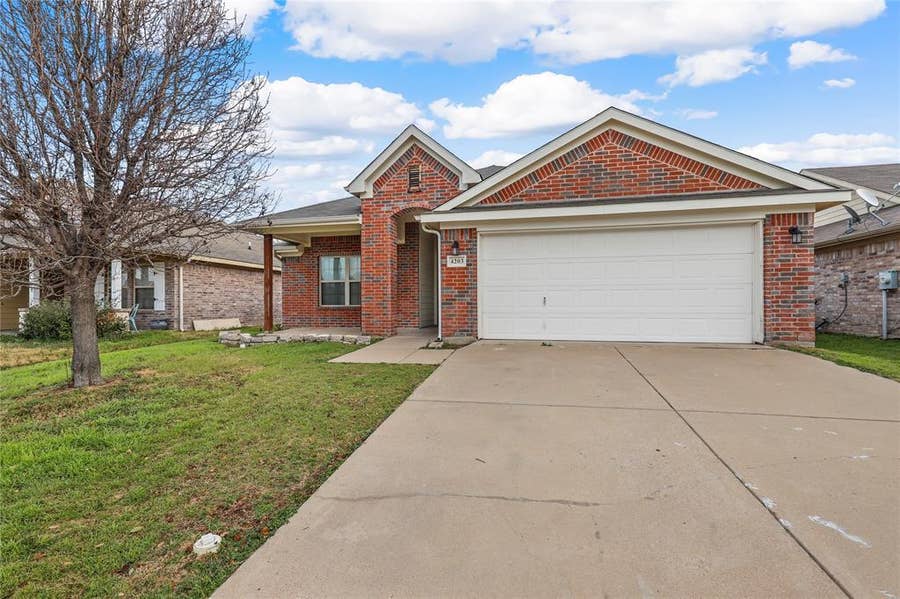 Property photo for 4203 Agate Drive, Granbury, TX