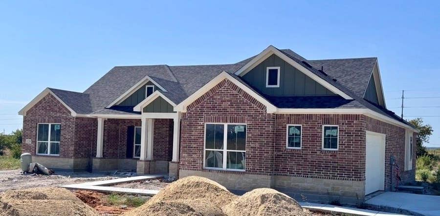 Property photo for 129 Fan Mill Trail, Weatherford, TX