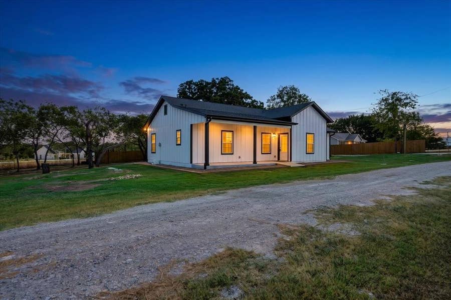 Property photo for 750 Jay Bird Lane, Reno, TX