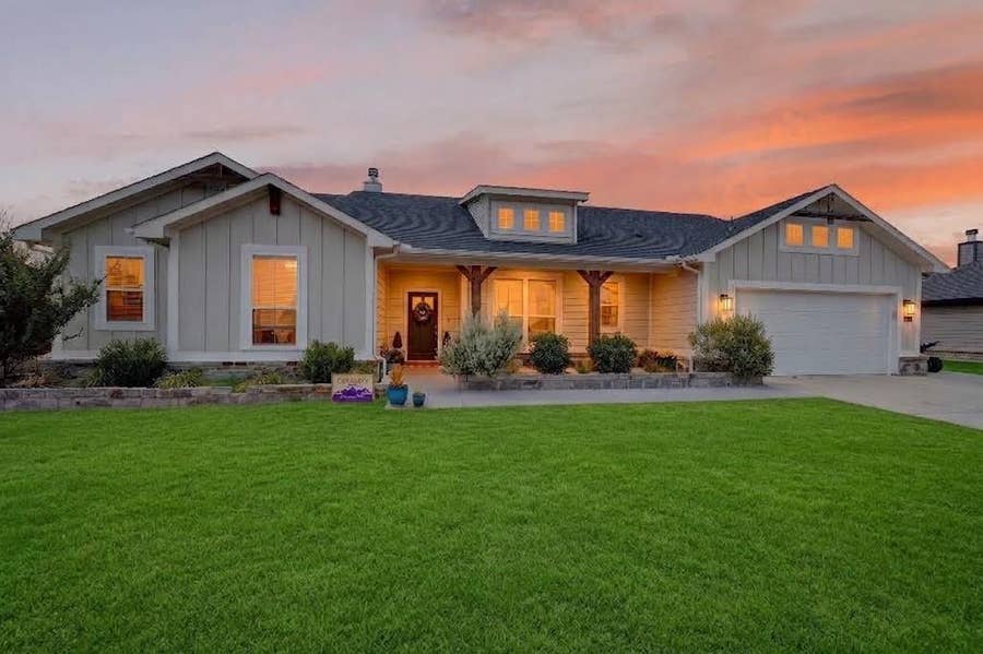 Property photo for 113 Ridgetop Trail, Rhome, TX