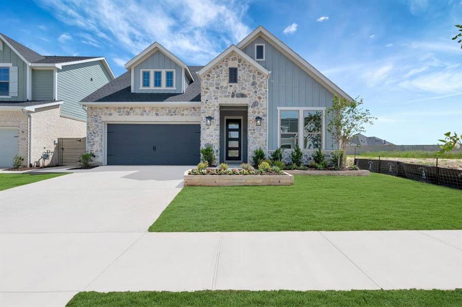 Property photo for 11724 Wildwood Street, Justin, TX