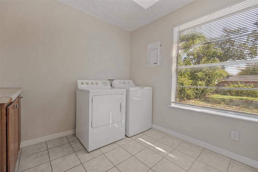 10618 Sylvia Drive, Dallas, TX 75228 10618 Sylvia Drive, Dallas, TX 75228