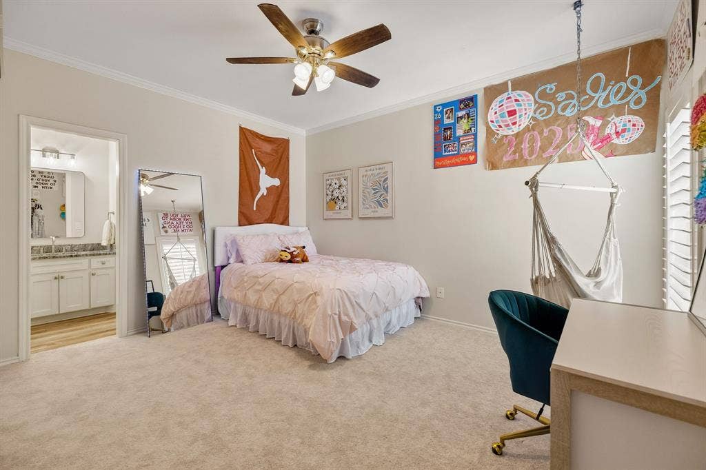 5748 Clarendon Drive, Plano, TX 75093 Secondary bedroom with custom closet system & access to Jack & Jill bathroom.