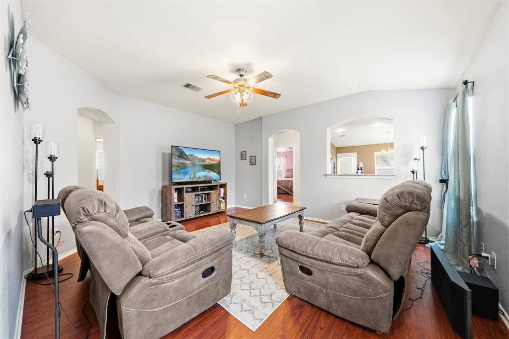 9933 Iron Horse Trail, Waco, TX 76708 9933 Iron Horse Trail, Waco, TX 76708