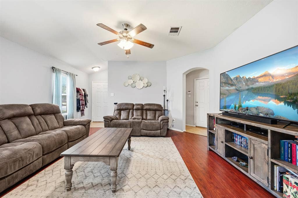 9933 Iron Horse Trail, Waco, TX 76708 9933 Iron Horse Trail, Waco, TX 76708