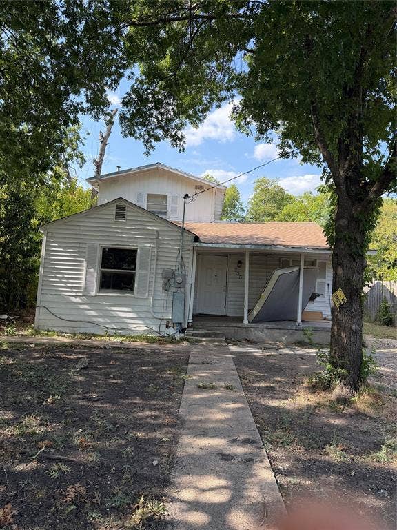 Property photo for 233 W Hammond Street, Lancaster, TX