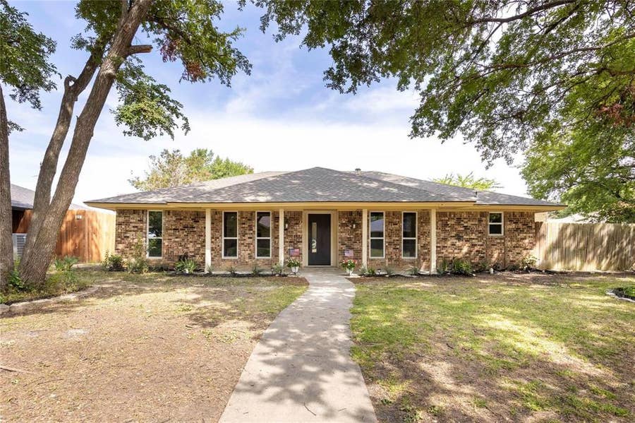 Property photo for 2705 Chadwick Drive, Plano, TX