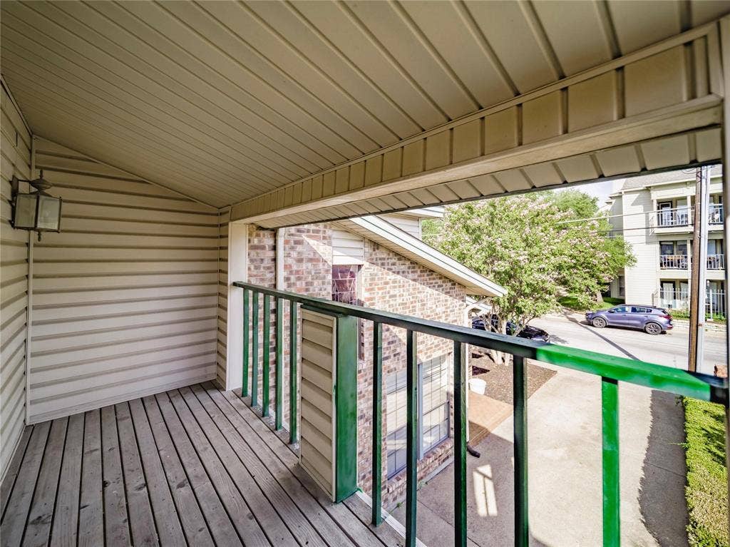 3112 San Jacinto Street, Dallas, TX 75204 balcony off of primary
