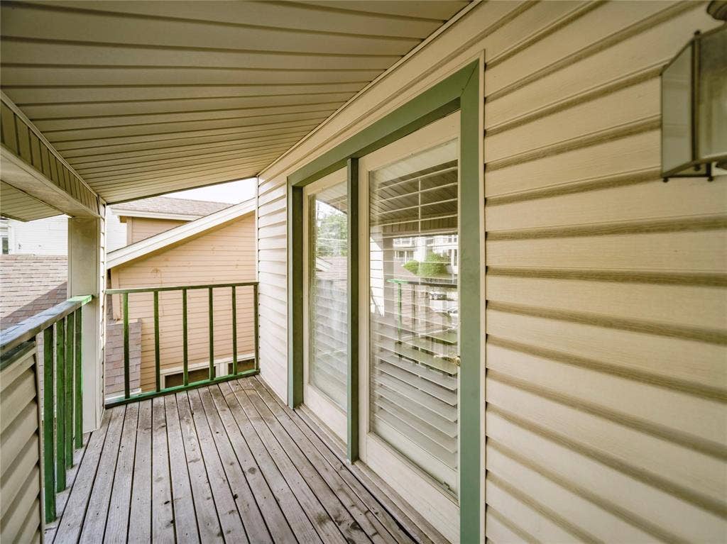 3112 San Jacinto Street, Dallas, TX 75204 balcony off of primary